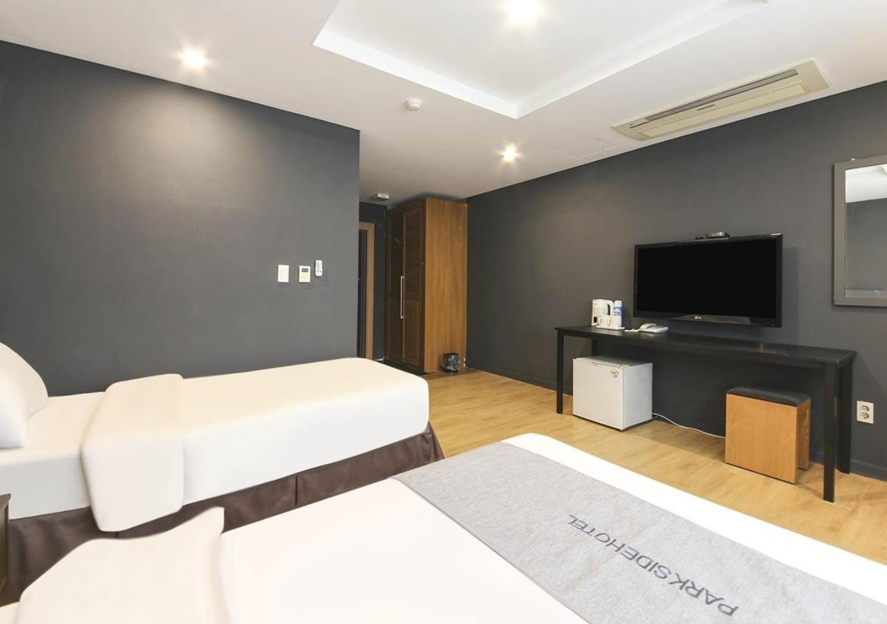 Jeju Parkside Tourist Hotel Exterior photo