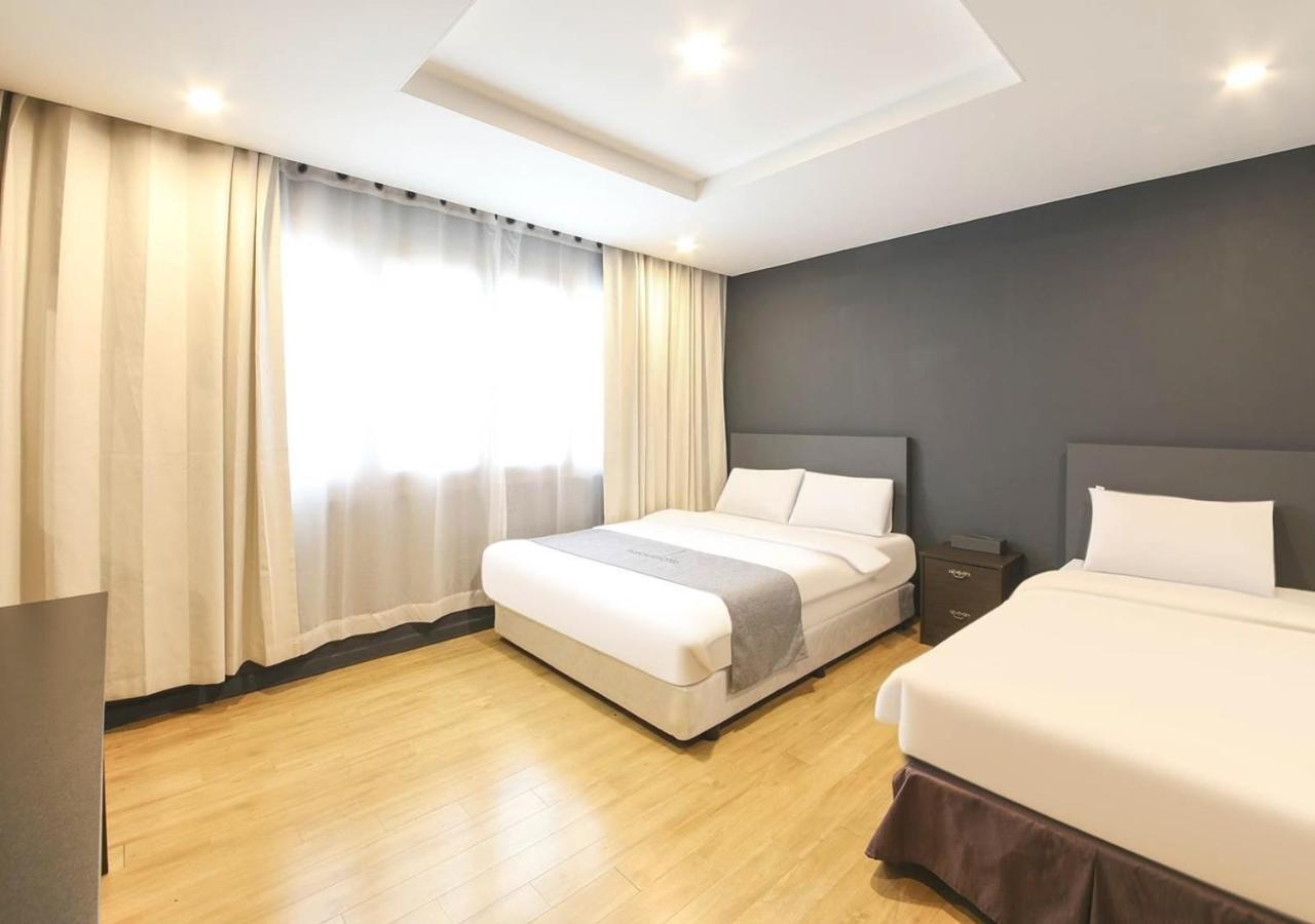 Jeju Parkside Tourist Hotel Exterior photo